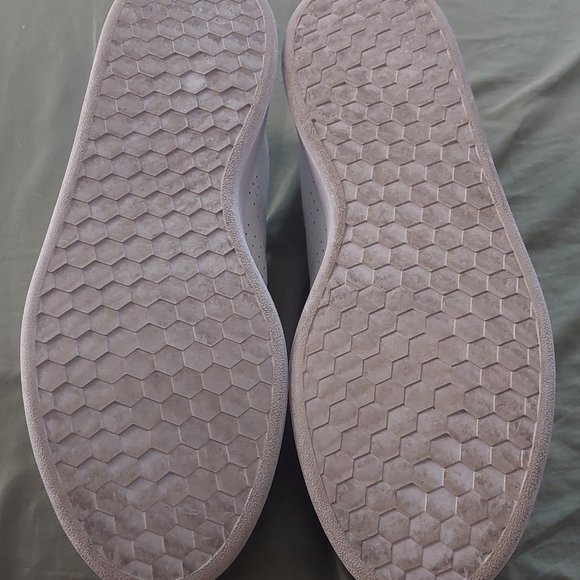 Adidas Advantage Sneakers LIKE NEW - Picture 5 of 5